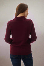 Load image into Gallery viewer, Slade Crossover Neck Pullover 7WL503
