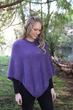 Load image into Gallery viewer, Lothlorian Plain Poncho 9982
