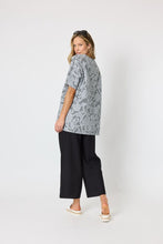 Load image into Gallery viewer, Clarity Tapestry Print Top 50131
