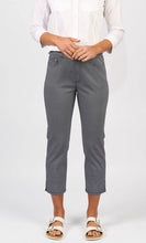 Load image into Gallery viewer, Vassalli Slim Leg 7/8th Pants 296
