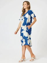 Load image into Gallery viewer, Clarity Barcelona Print Dress 47856
