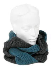 Load image into Gallery viewer, Lothlorian Plait Cowl Scarf 9858
