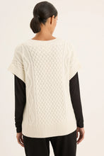 Load image into Gallery viewer, Yarra Trail Glace Vest 7685
