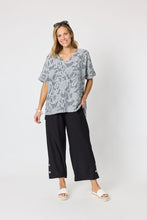 Load image into Gallery viewer, Clarity Tapestry Print Top 50131
