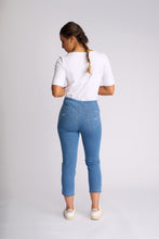 Load image into Gallery viewer, Vassalli 7/8th Denim Jeans 271CS
