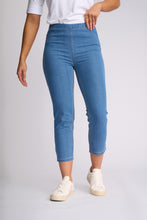 Load image into Gallery viewer, Vassalli 7/8th Denim Jeans 271CS
